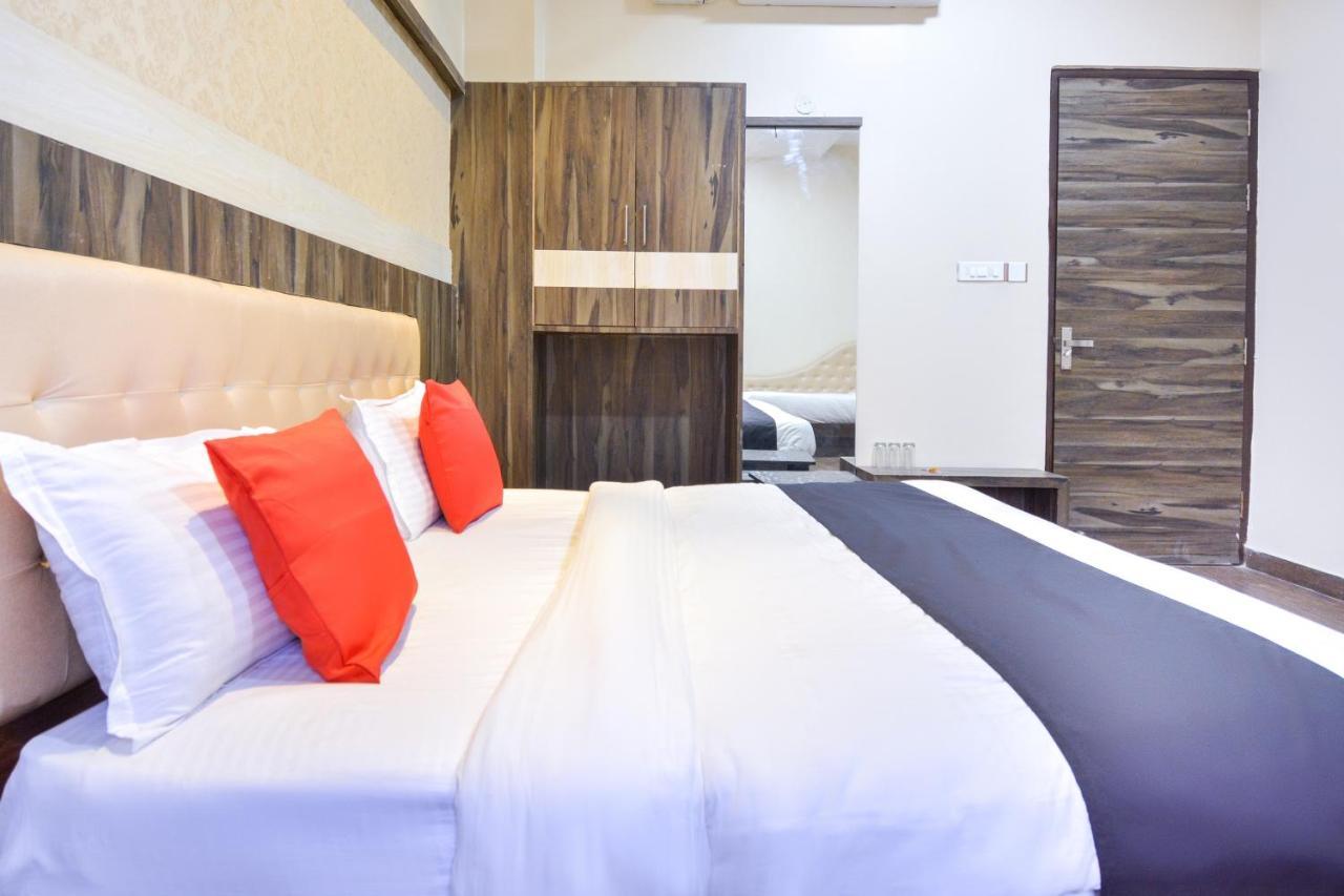 Capital O Moments Inn Amritsar Exterior foto