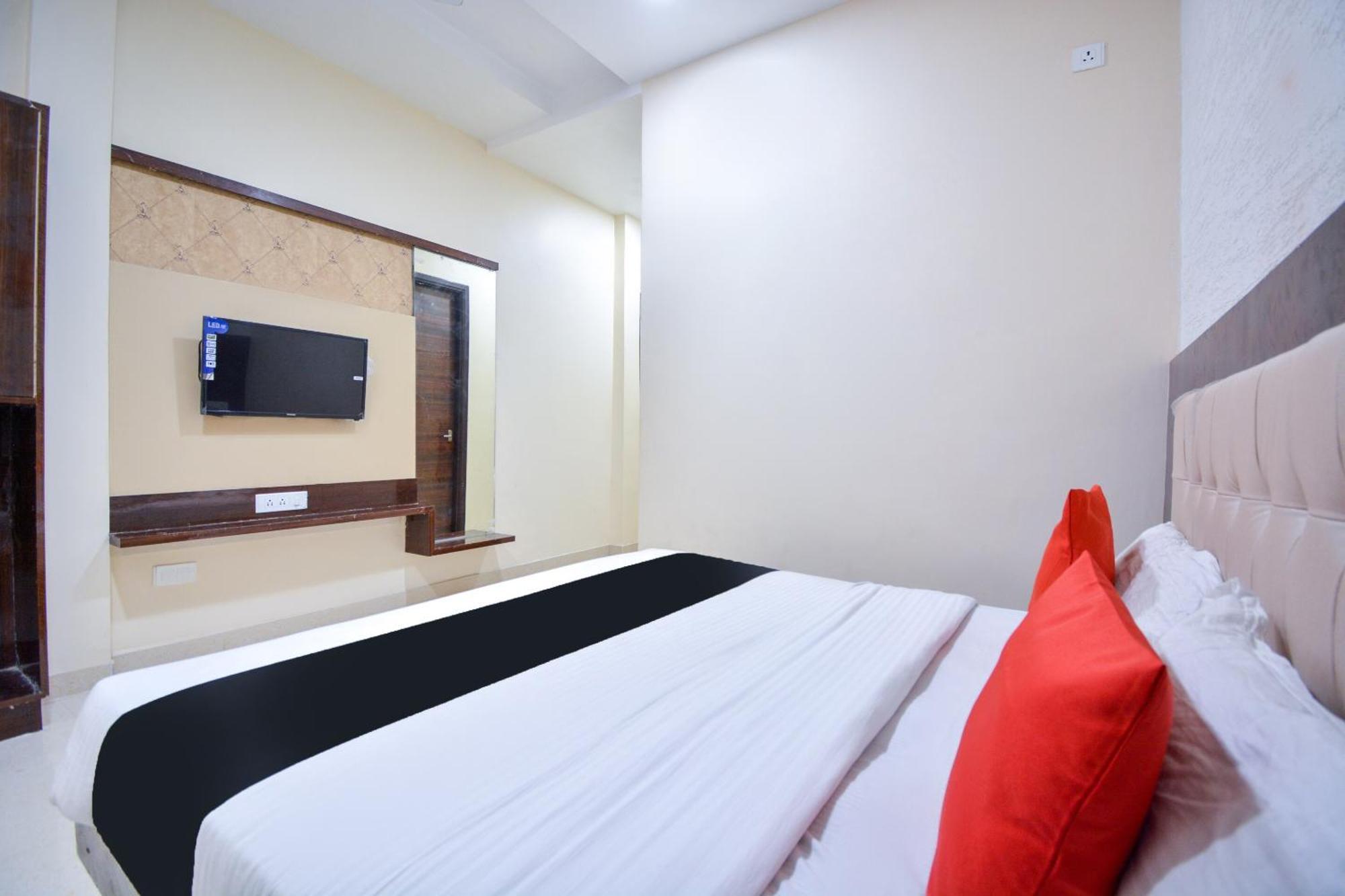 Capital O Moments Inn Amritsar Exterior foto