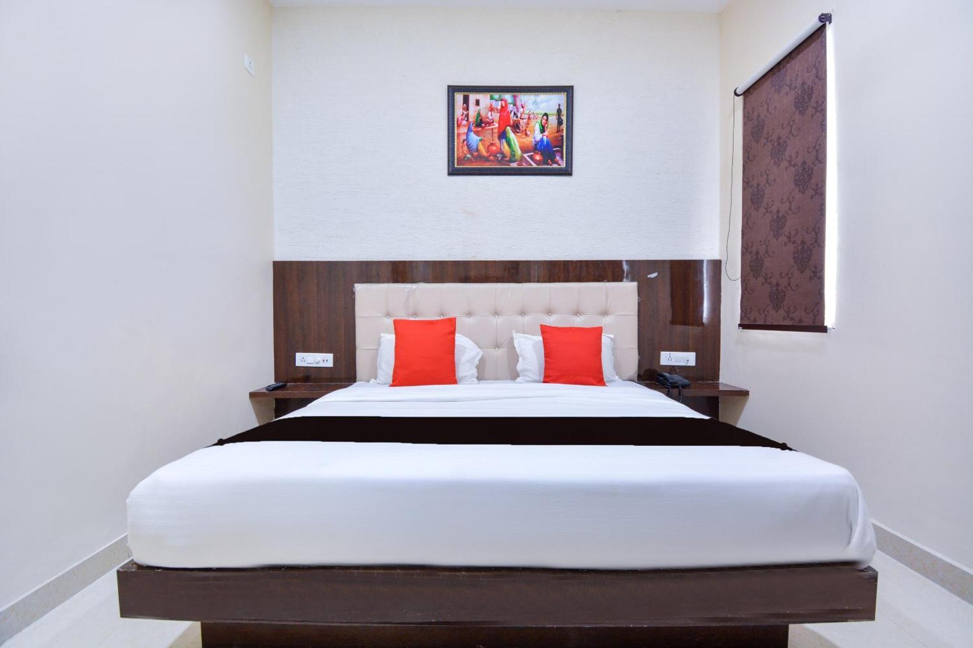 Capital O Moments Inn Amritsar Exterior foto