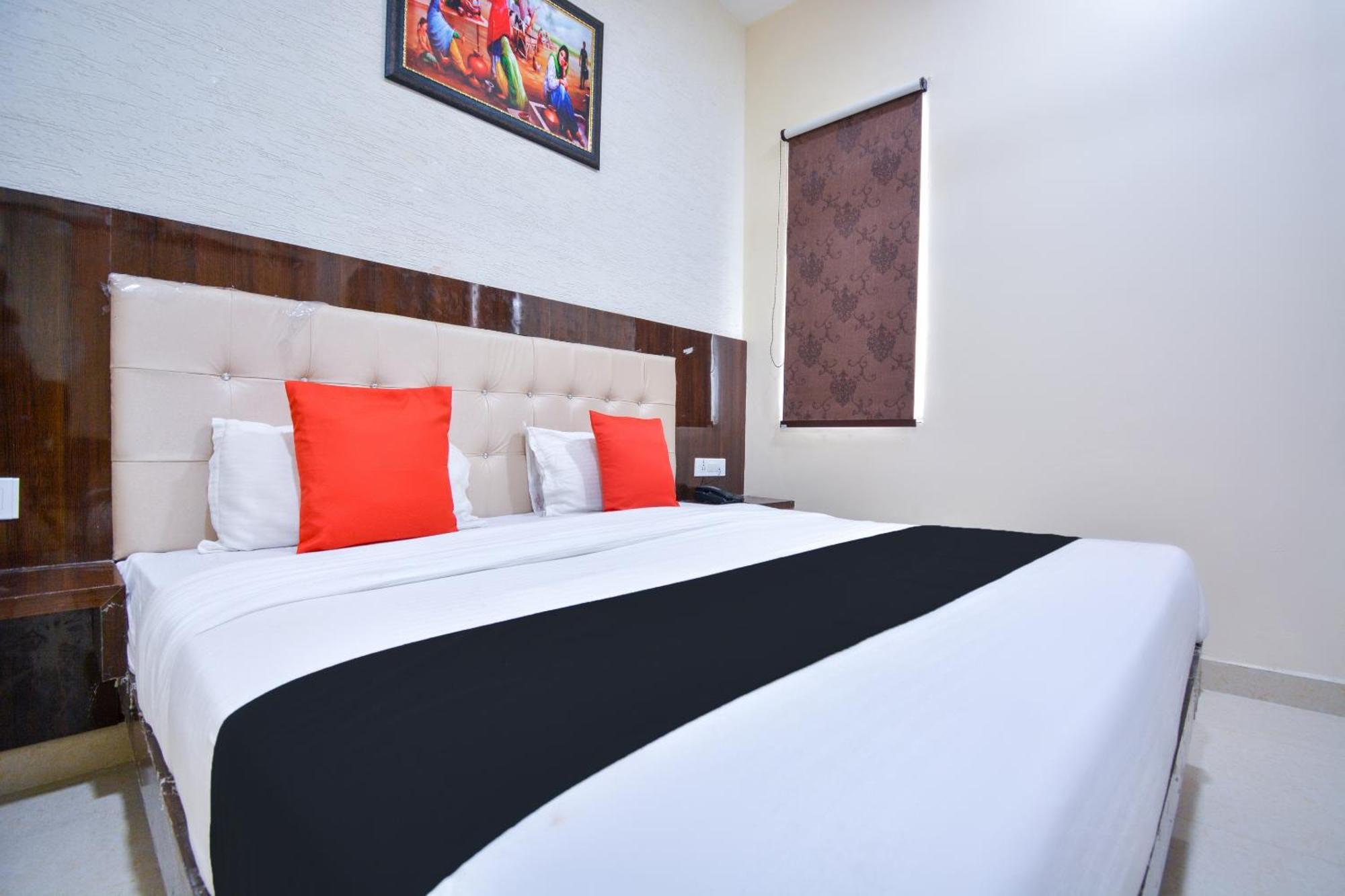 Capital O Moments Inn Amritsar Exterior foto
