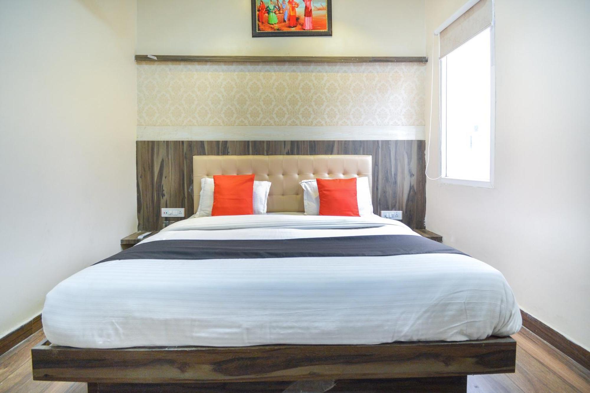 Capital O Moments Inn Amritsar Exterior foto
