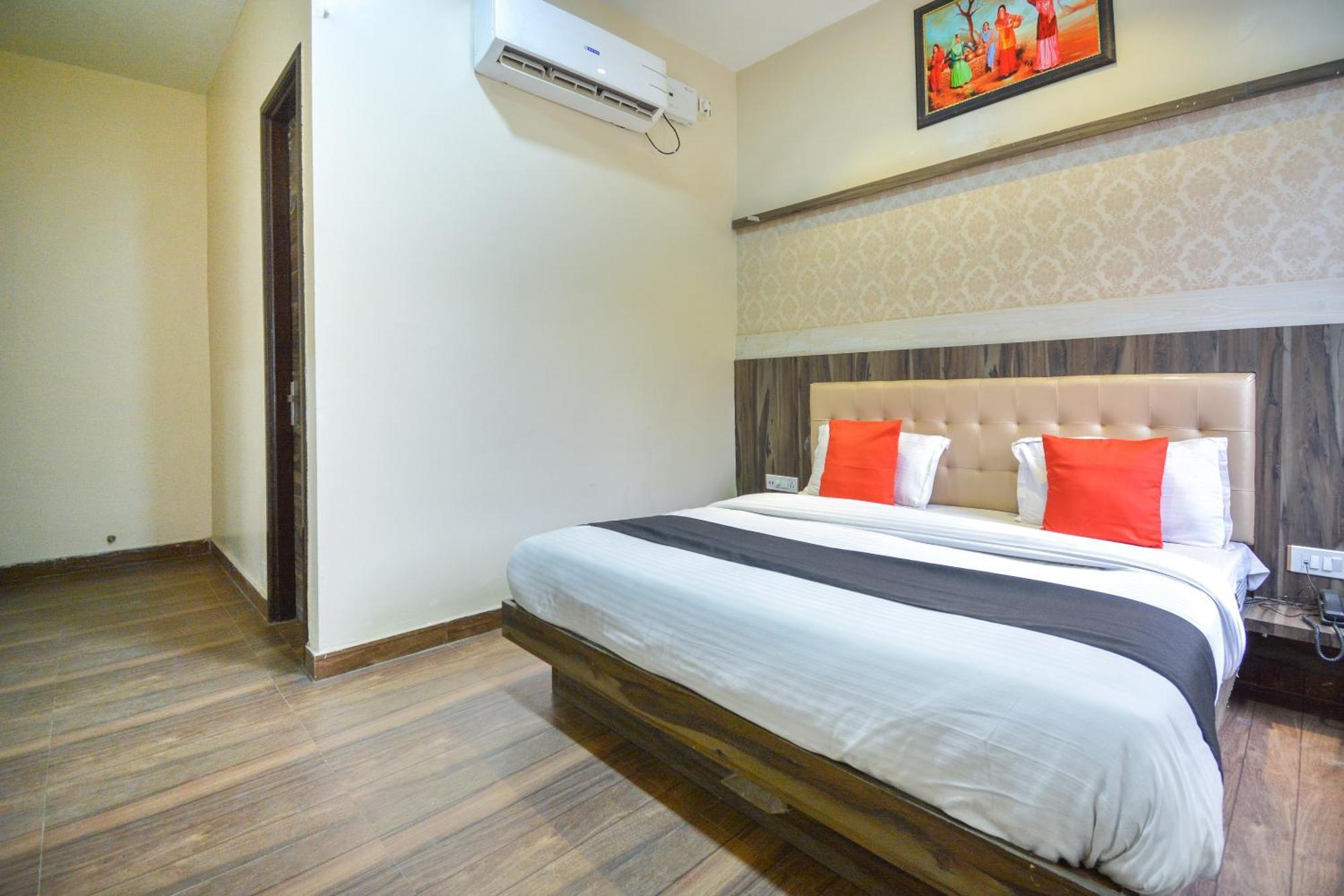 Capital O Moments Inn Amritsar Exterior foto